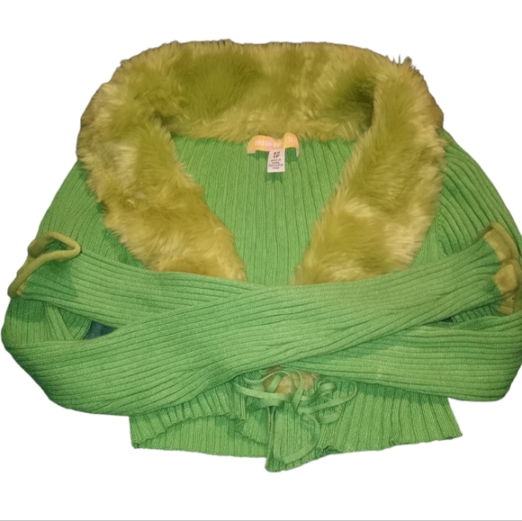 UO Cropped Cardi - Picture 3 of 3